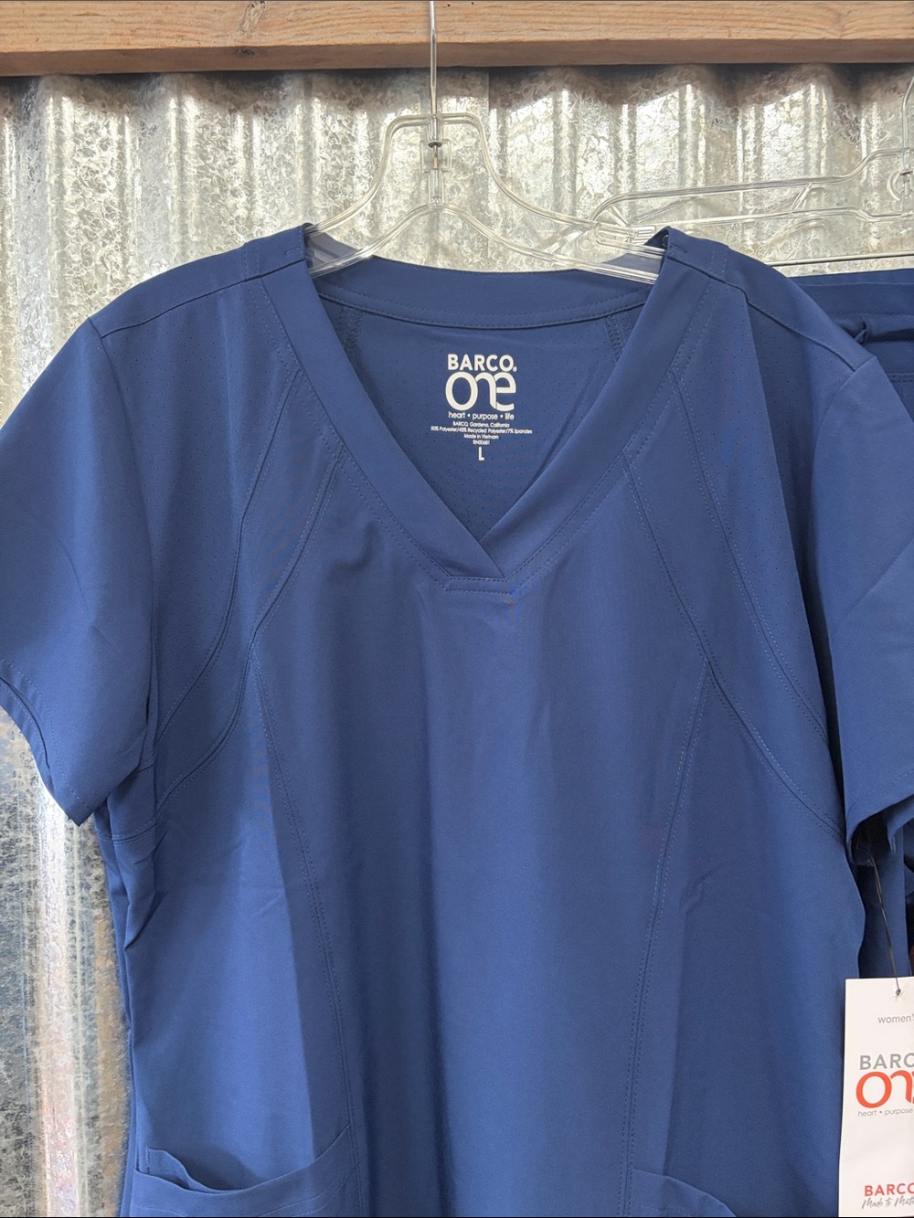 Barco Uniforms Women's Scrub Top and Jogger Set - Top L/Pants L - Picture 2 of 3